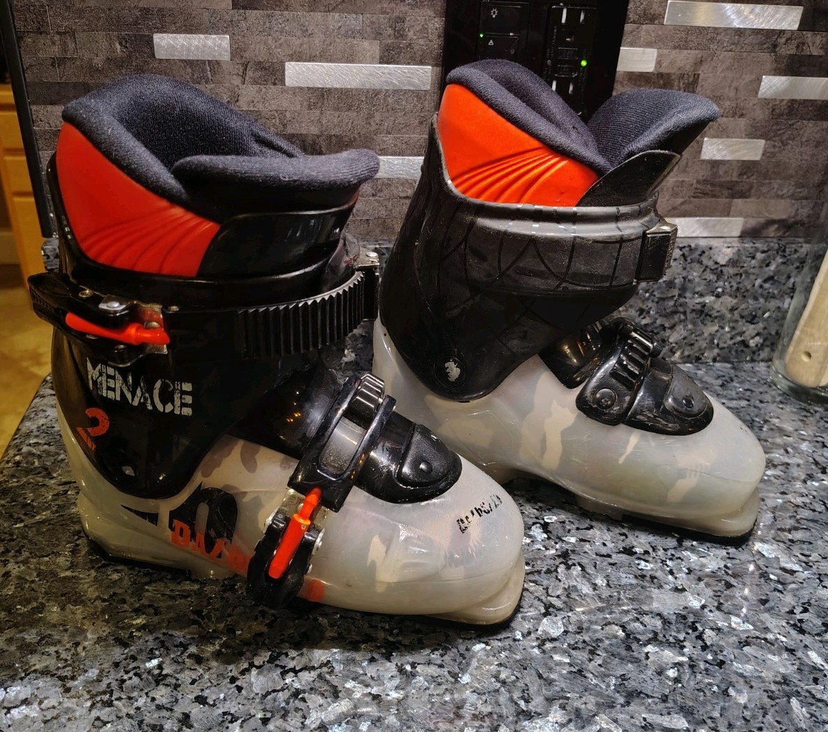 Dalbello Menace 2 JR Unisex Kids Alpine Ski Boots Mondo 21.5 Black/Orange Dalbello Menace 2 JR Unisex Kids Alpine Ski Boots Mondo 21.5 Black/Orange