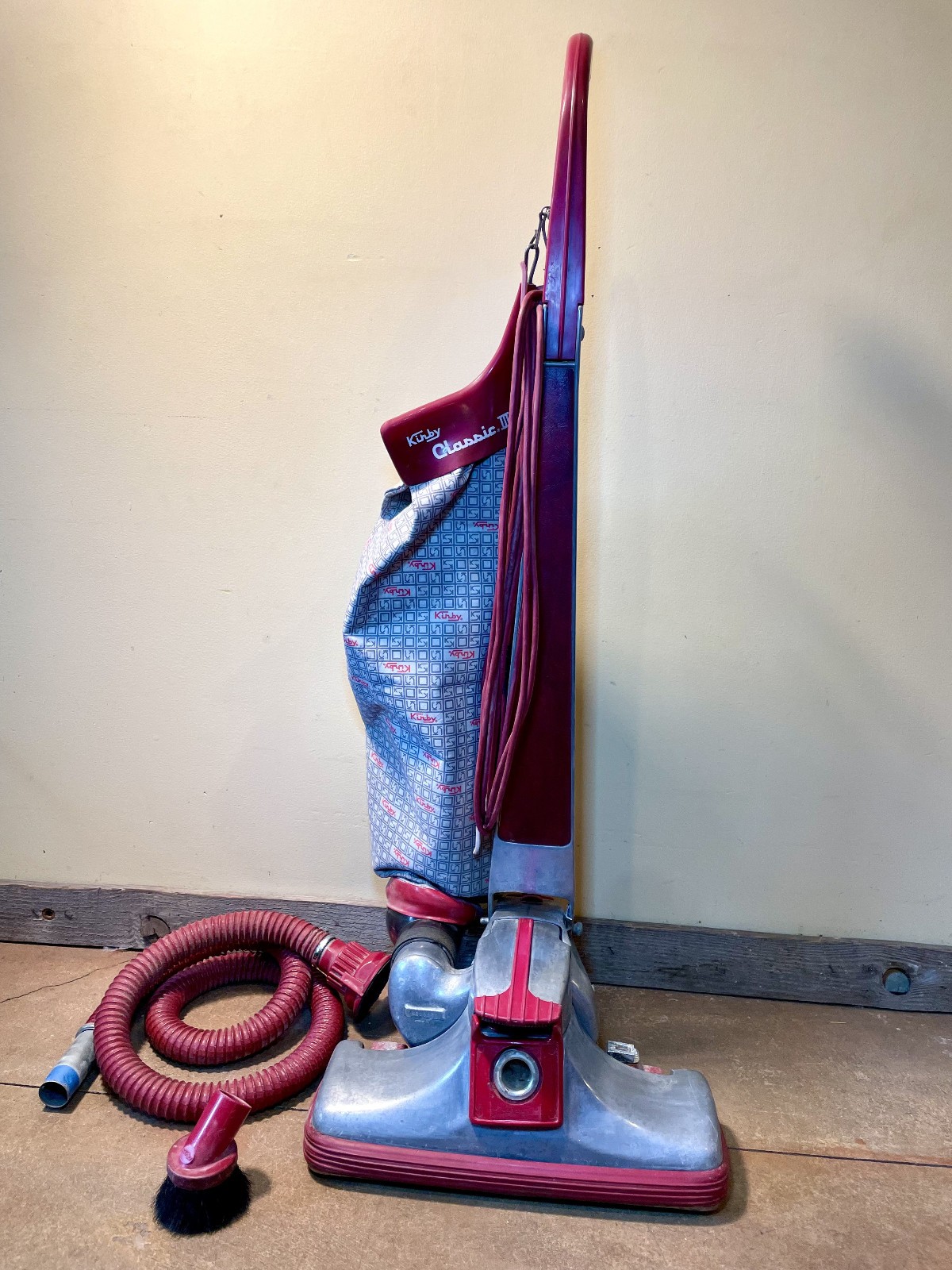 Kirby Classic III 1976 Vacuum Cleaner w/ Hose & New Filter Bag Kirby Classic III 1976 Vacuum Cleaner w/ Hose & New Filter Bag