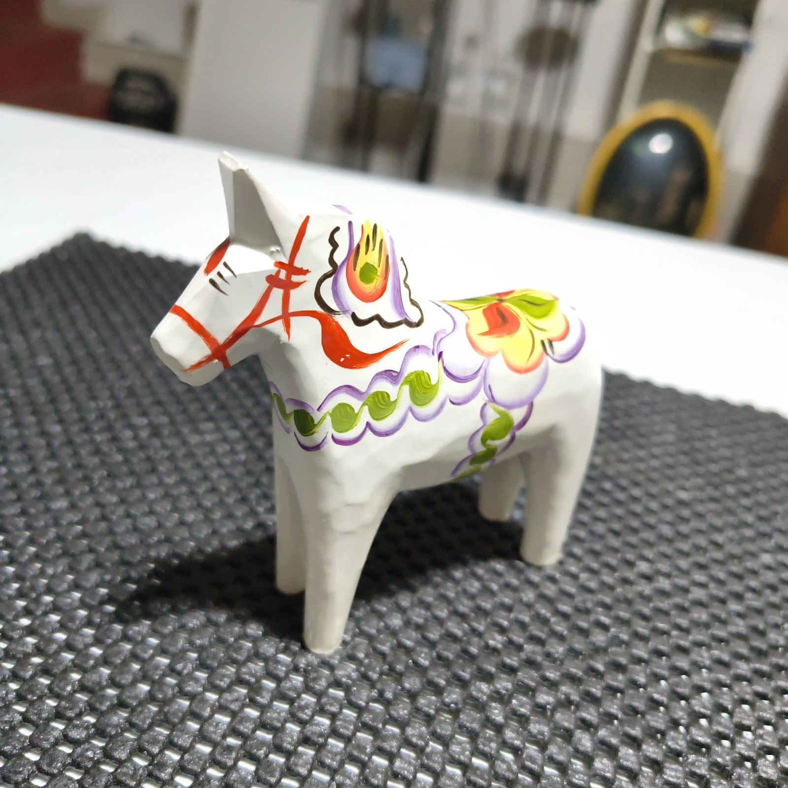 Vtg Nils Olsson White Dala Horse 4” Sweden Hand Painted Folk Art Dalahast