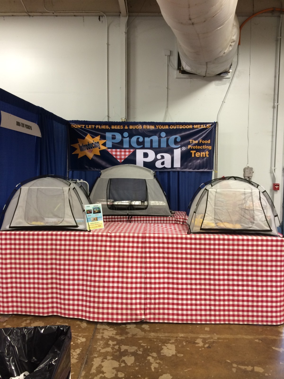 Picnic Pal The Food Protecting Tent Fiberglass Poles Mesh Cover . New, Sealed