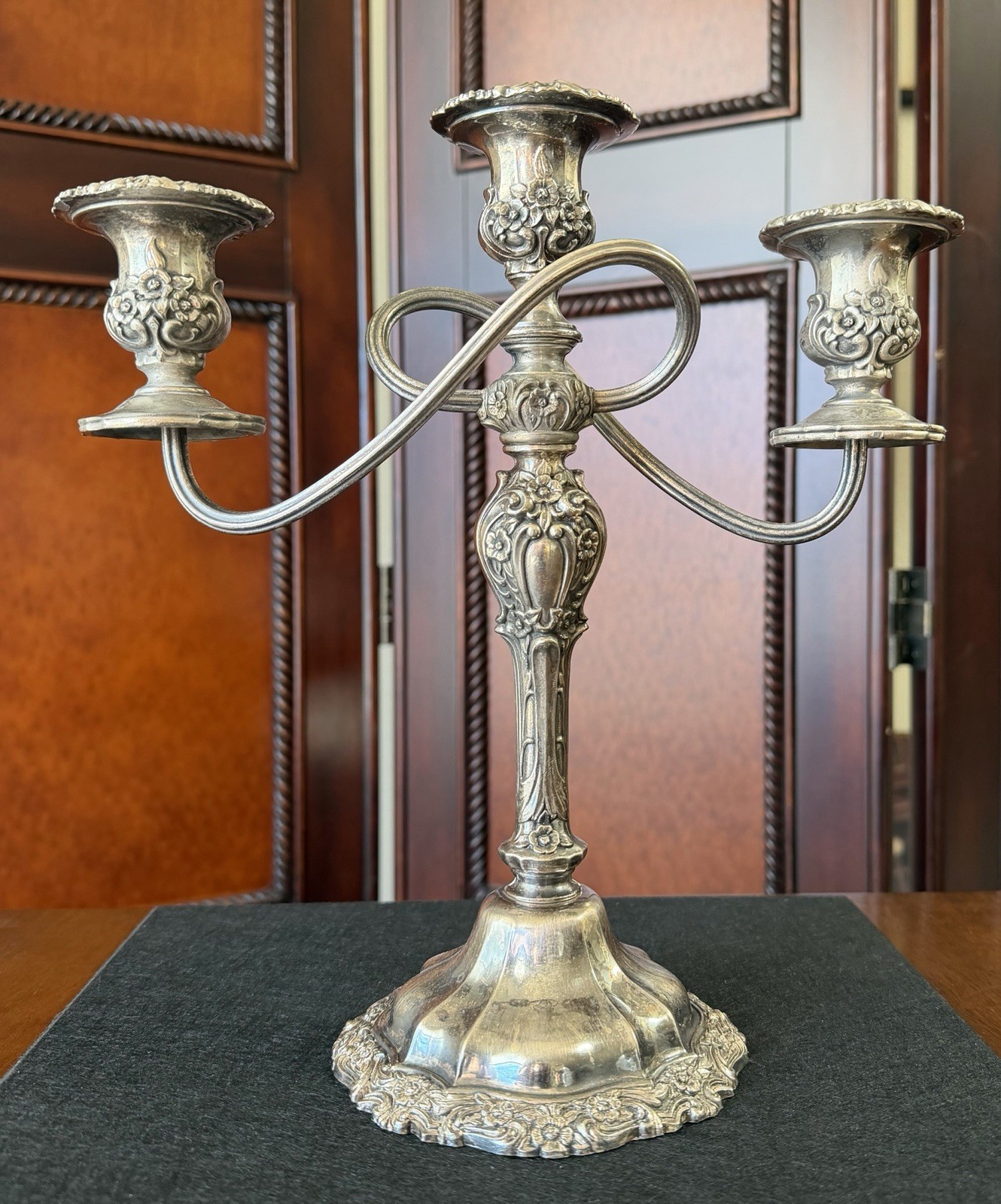 Vintage International Silver Countess silverplate 3 light 11” Tall Candelabra Vintage International Silver Countess silverplate 3 light 11” Tall Candelabra