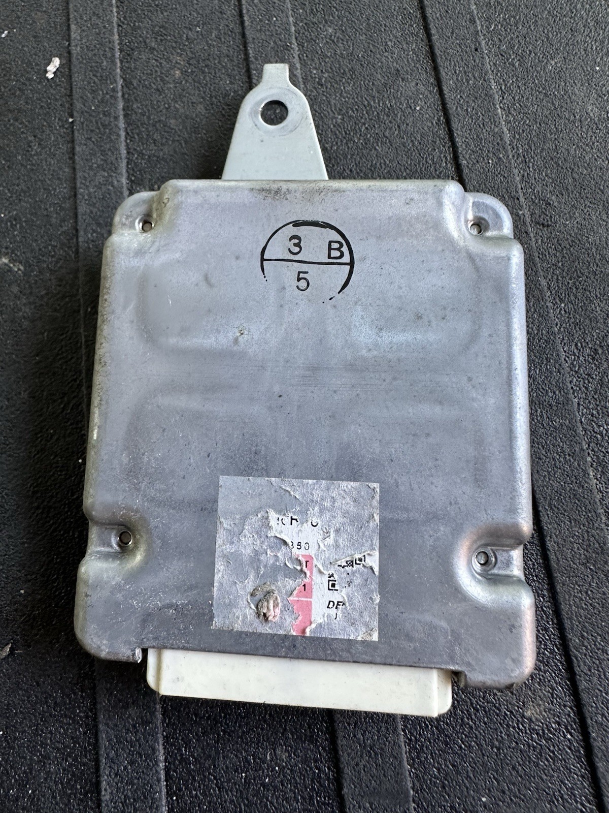14-17 Toyota Corolla Driving Support Control Module 88150-02010 Oem 14-17 Toyota Corolla Driving Support Control Module 88150-02010 Oem