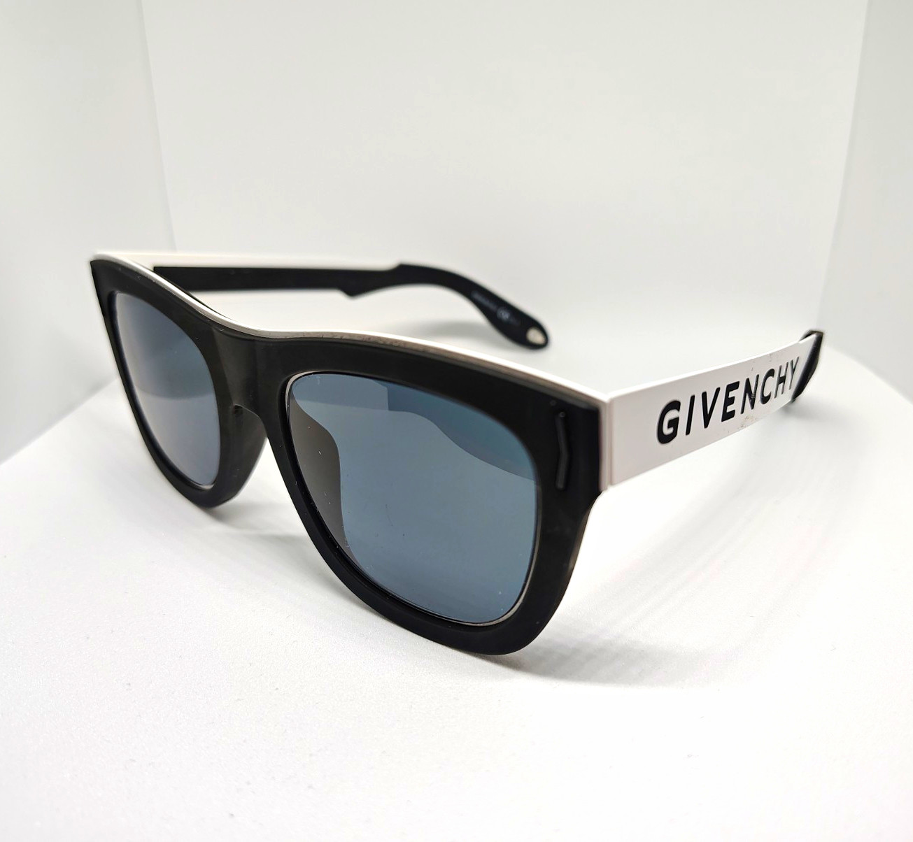 Givenchy Sunglasses Logo Black White Mens Womens GV 7016/N/S 80SIR w/Box