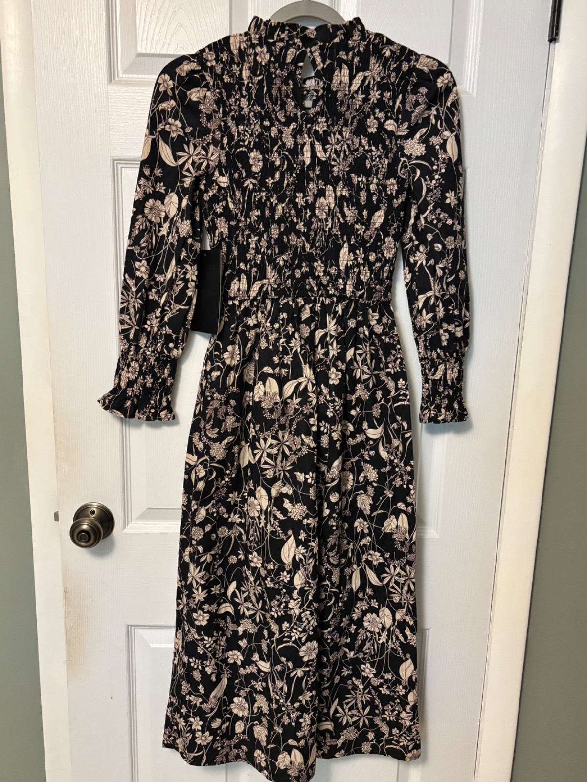 NWT Hyacinth House Black & Tan Floral Smocked Susanne Midi Dress XS Sold Out NWT Hyacinth House Black & Tan Floral Smocked Susanne Midi Dress XS Sold Out