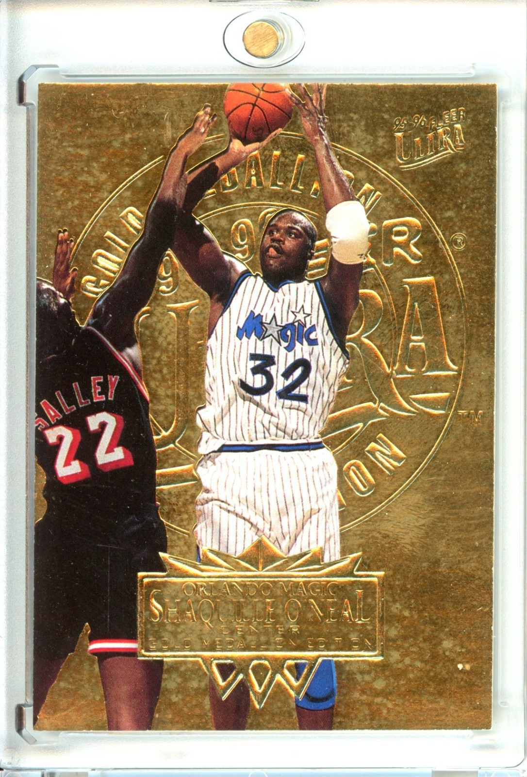 1995-96 Fleer Ultra Shaquille O\'neal Gold Medallion Card  #126