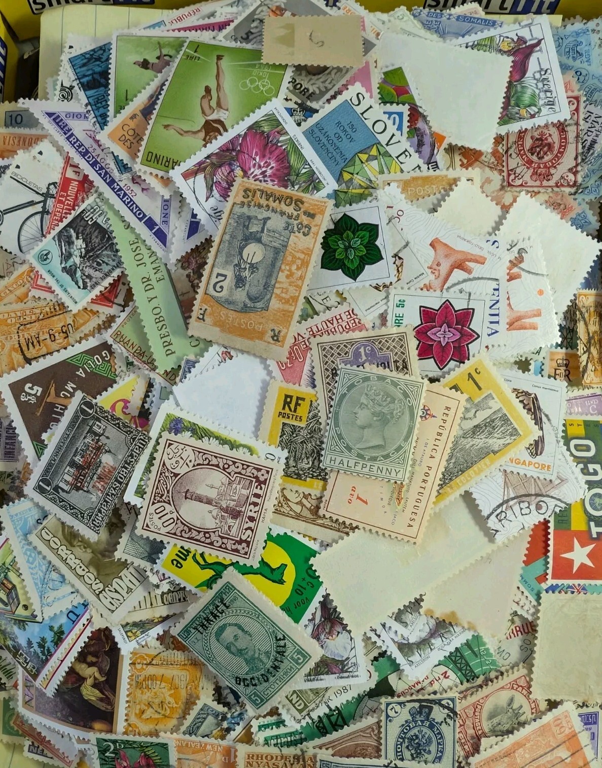 Vintage 1800s -1980\'s 30+ stamp Lot mixed Worldwide Various Countries Scott coll