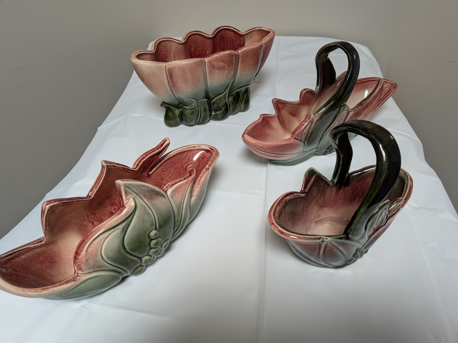RARE 1940\'s vintage Hull Poinsettia leaf vases