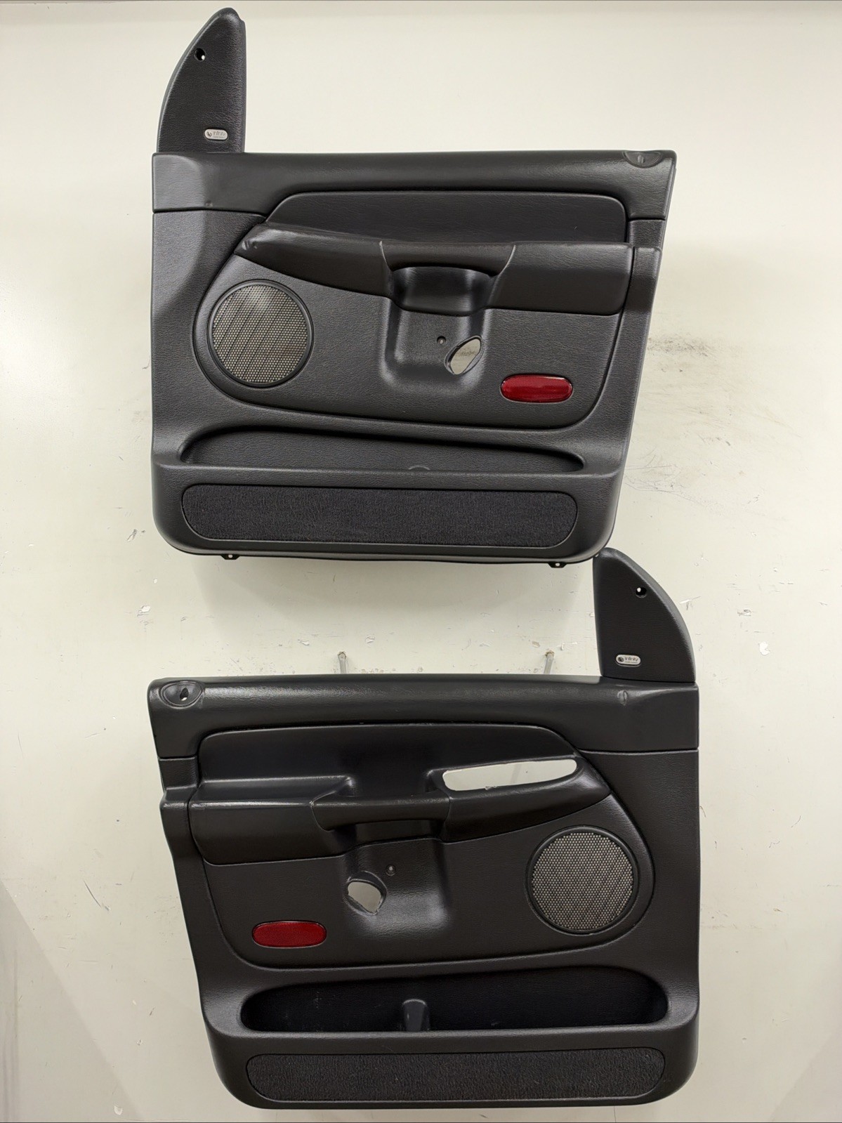 02-05 Dodge Ram 1500 Power Front Door Panels OEM From A Quad Cab Slate/Black