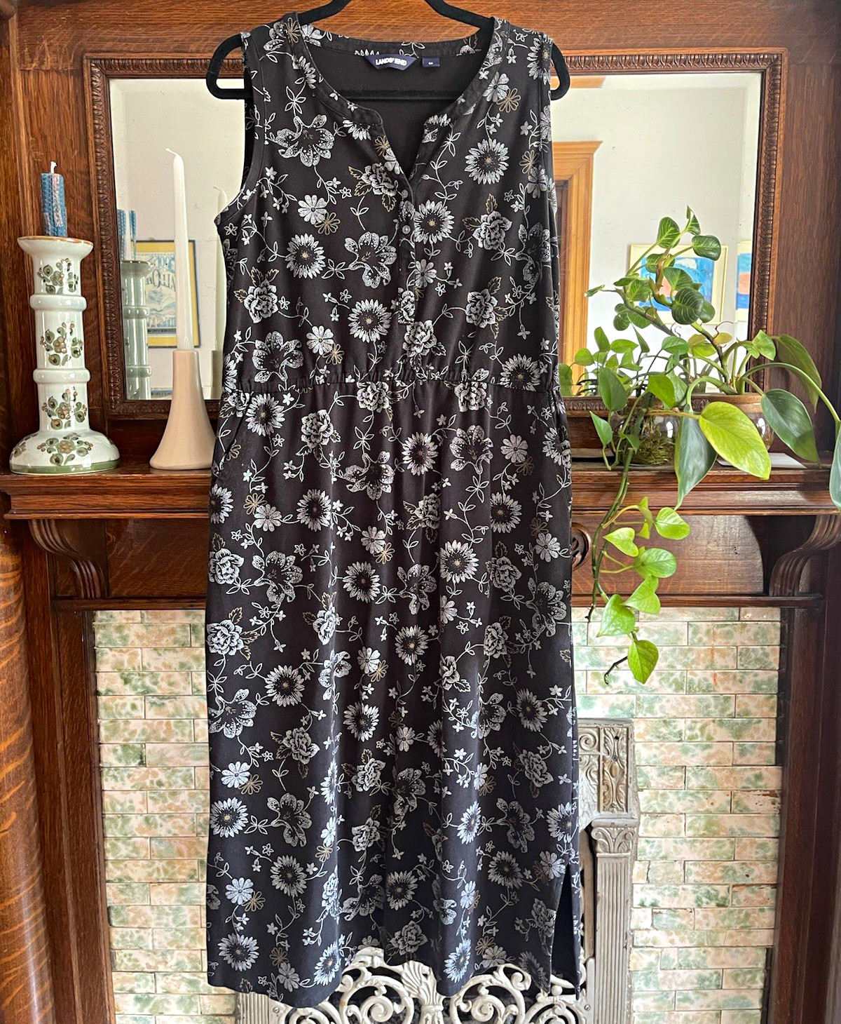 Lands\' End Women\'s M Black/White Floral Sleeveless V-Neck Maxi Dress
