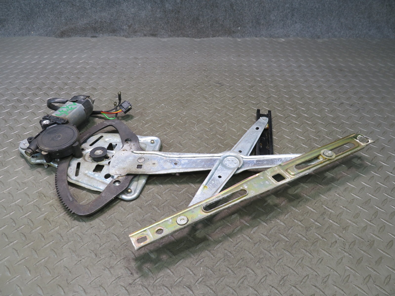 94-02 MERCEDES R129 SL-CLASS LEFT DOOR WINDOW REGULATOR W MOTOR OEM