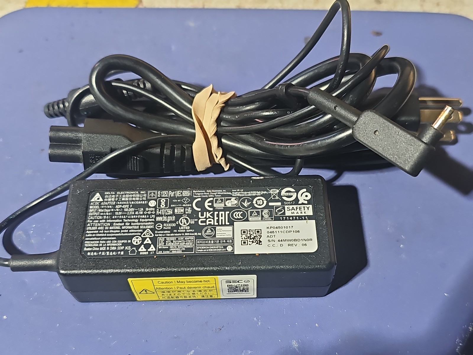 Genuine Delta ADP-45FE F AC Adapter 19V 2.37A Charger 45W 5.5*2.5mm #z11 Genuine Delta ADP-45FE F AC Adapter 19V 2.37A Charger 45W 5.5*2.5mm #z11