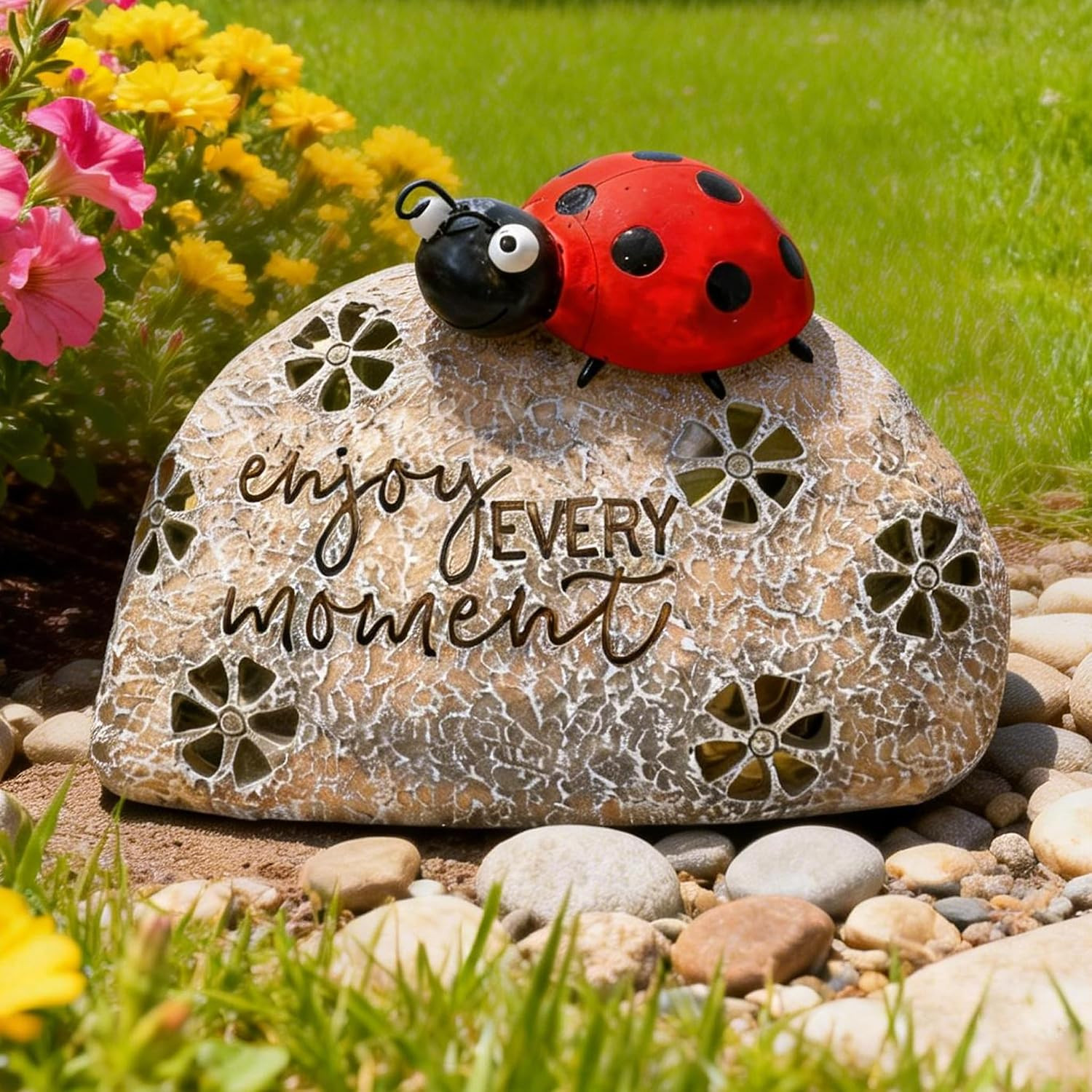 Cute Ladybug Garden Decor with Solar Light 5.1\