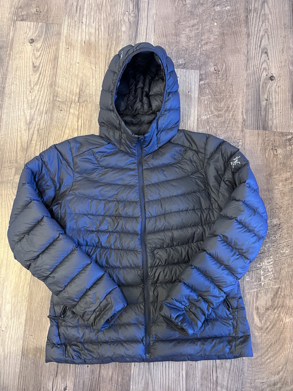 Arc\'teryx Women’s Navy Blue Cerium Hoody Down Puffer Jacket Fit L/G Arc\'teryx Women’s Navy Blue Cerium Hoody Down Puffer Jacket Fit L/G