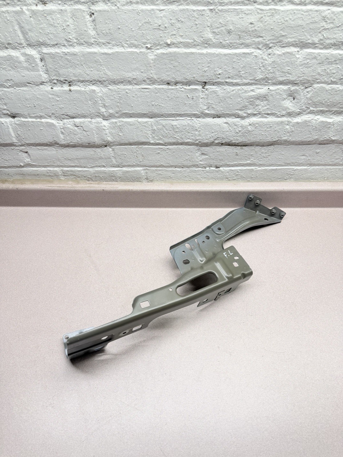 OEM 2020-2025 Ford ESCAPE Front Left Fender SUPPORT BRACKET FRAME OEM -CUT-