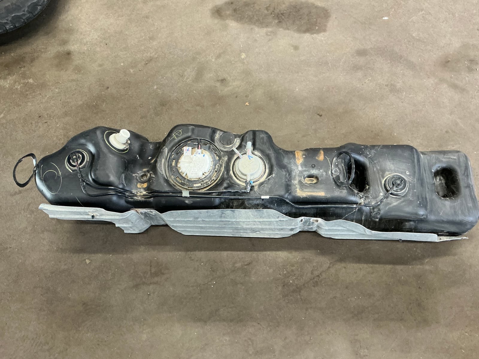 19-24 Dodge Ram 2500 3500 6.4L Crew Cab Fuel Tank W/ Pump OEM