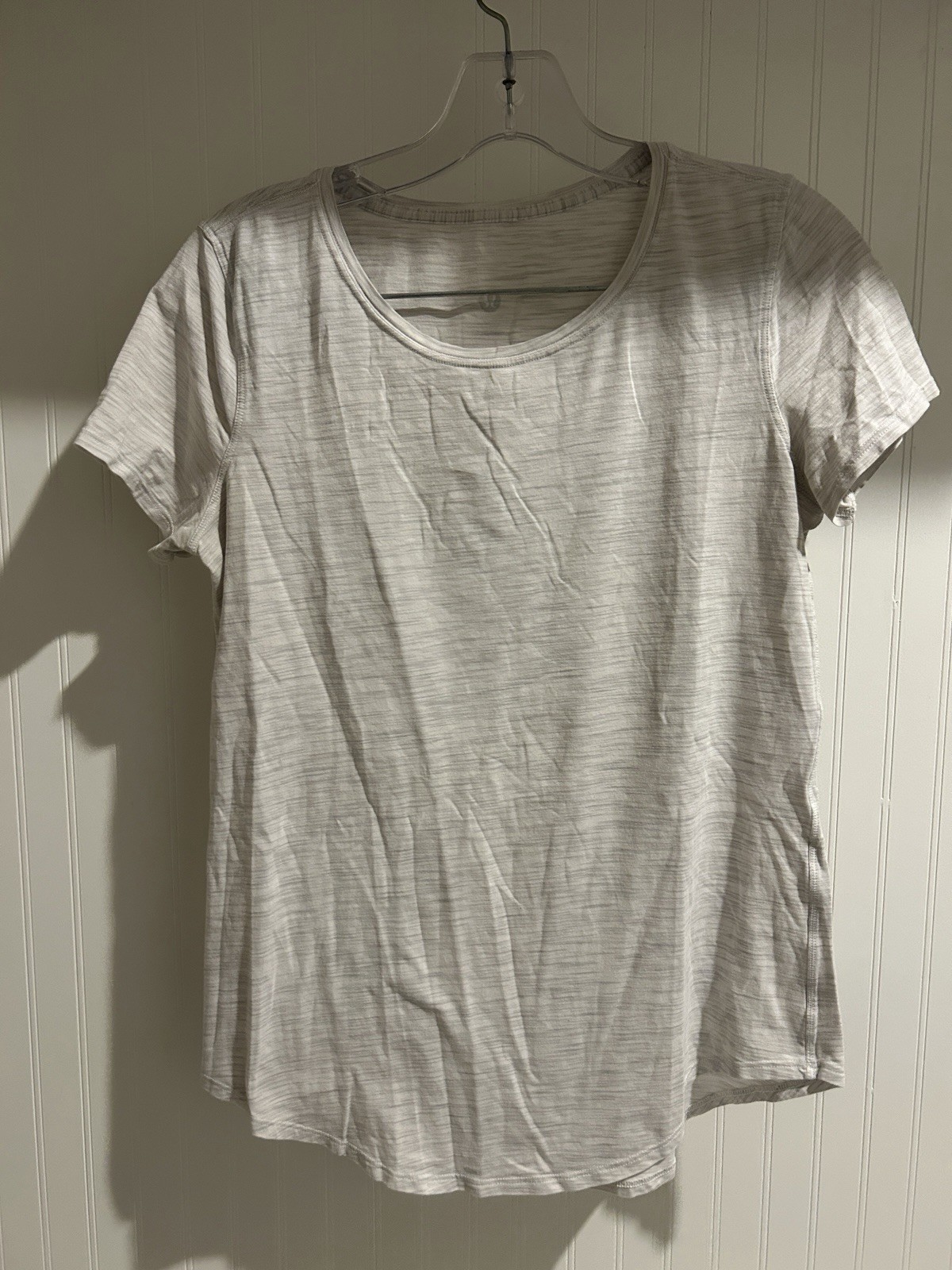 Lululemon Love Crew Short Sleeve T-Shirt Light Gray & Cream Curved Hem Medium Lululemon Love Crew Short Sleeve T-Shirt Light Gray & Cream Curved Hem Medium