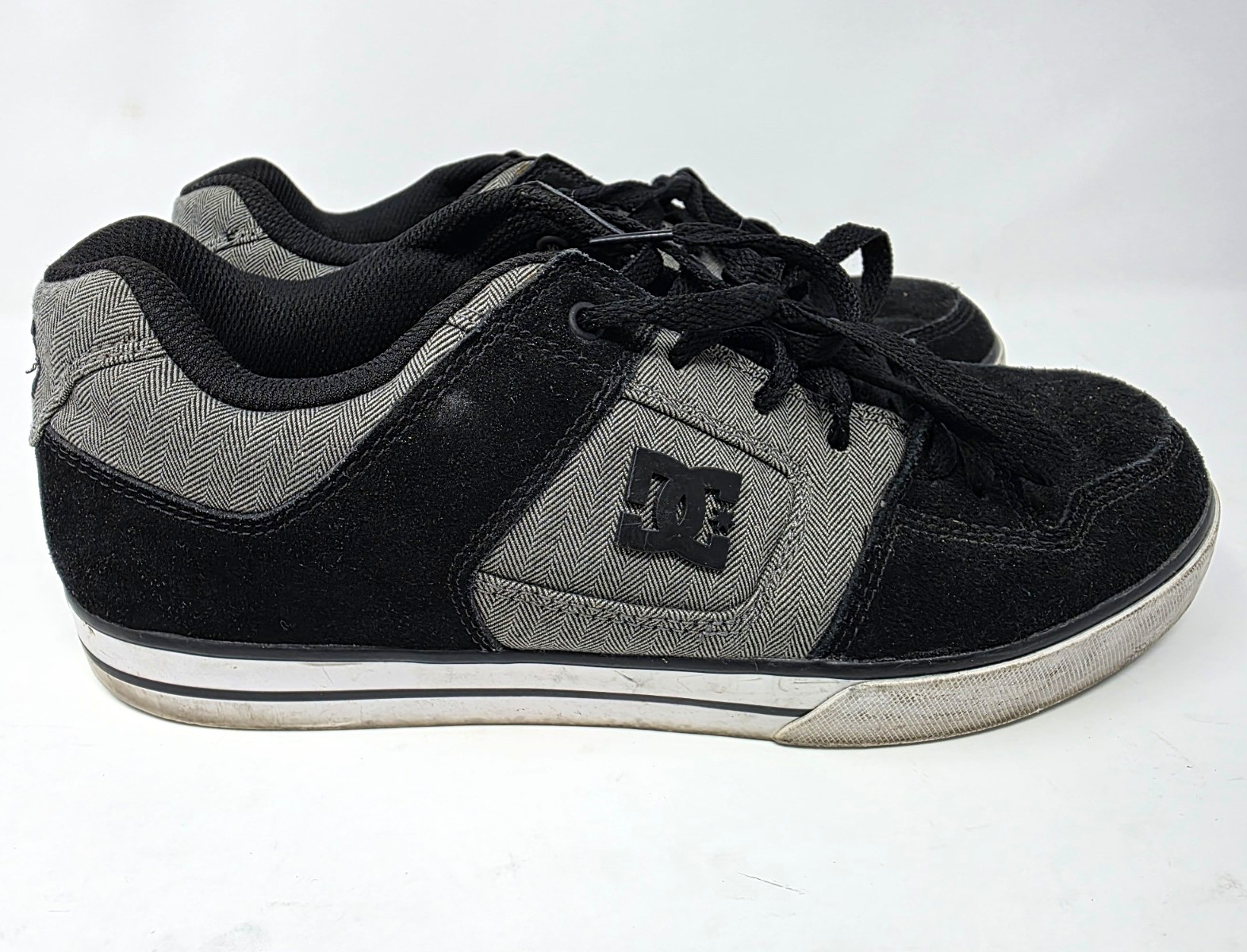 DC Shoes Pure SE Mens 11.5 Skate Shoes 301024 Black Gray Herringbone Leather