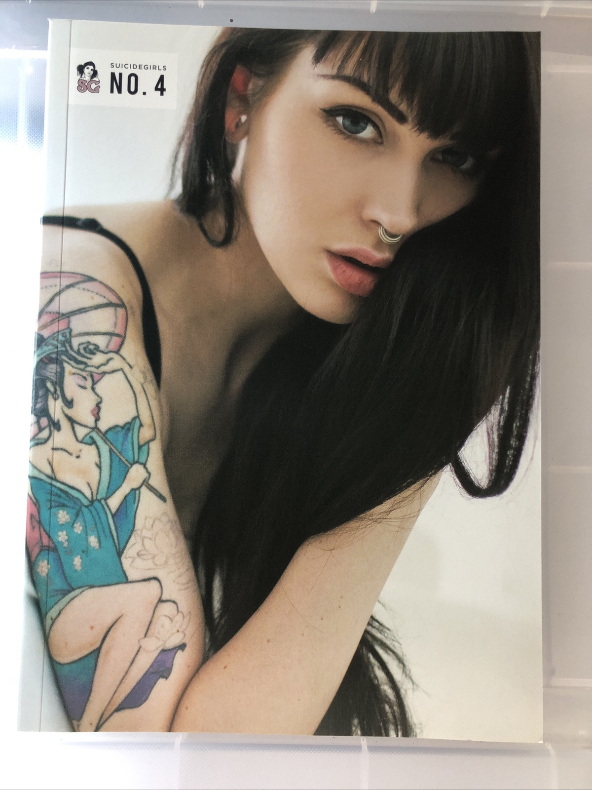 Suicide Girls Magazine No. 4 - Goth Pinup Tattoos Photography Suicide Girls Magazine No. 4 - Goth Pinup Tattoos Photography