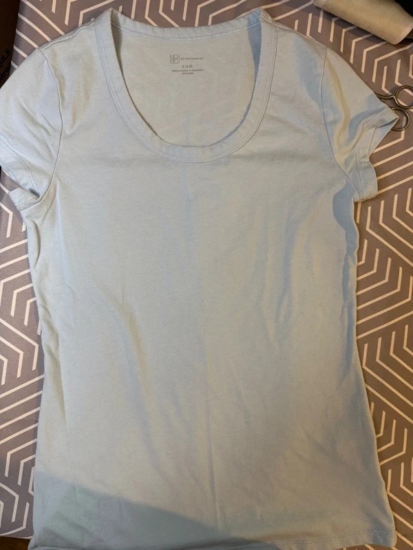 No Boundaries Juniors Small Light Blue Fitted T-Shirt
