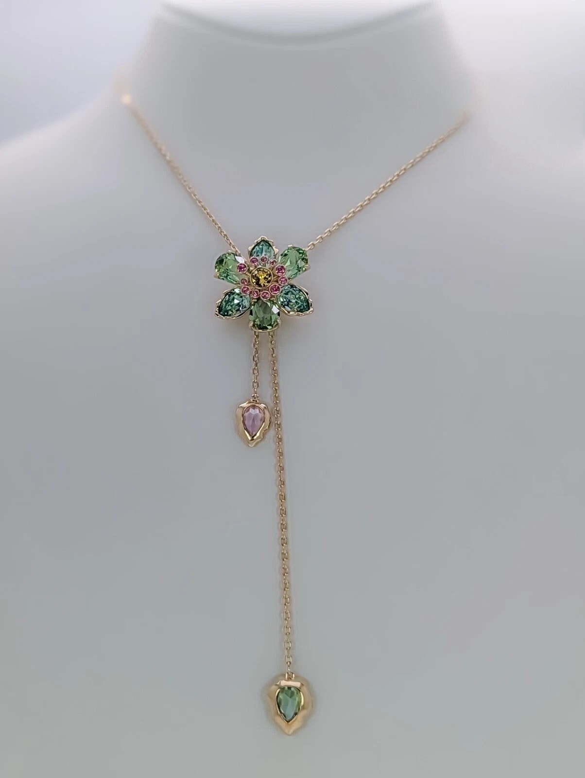 NEW 100% SWAROVSKI Multicolor Flower Idyllia Y Pendant Necklace 5717158 NEW 100% SWAROVSKI Multicolor Flower Idyllia Y Pendant Necklace 5717158