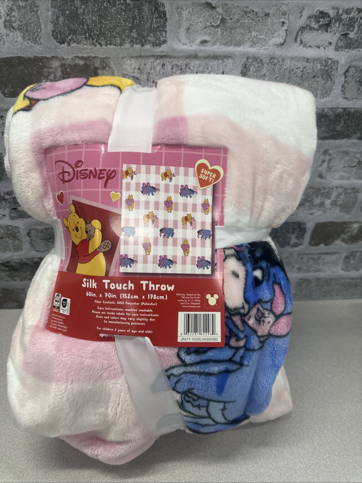 Disney Winnie The Pooh Silk Touch Throw 60x70 IN Disney Winnie The Pooh Silk Touch Throw 60x70 IN