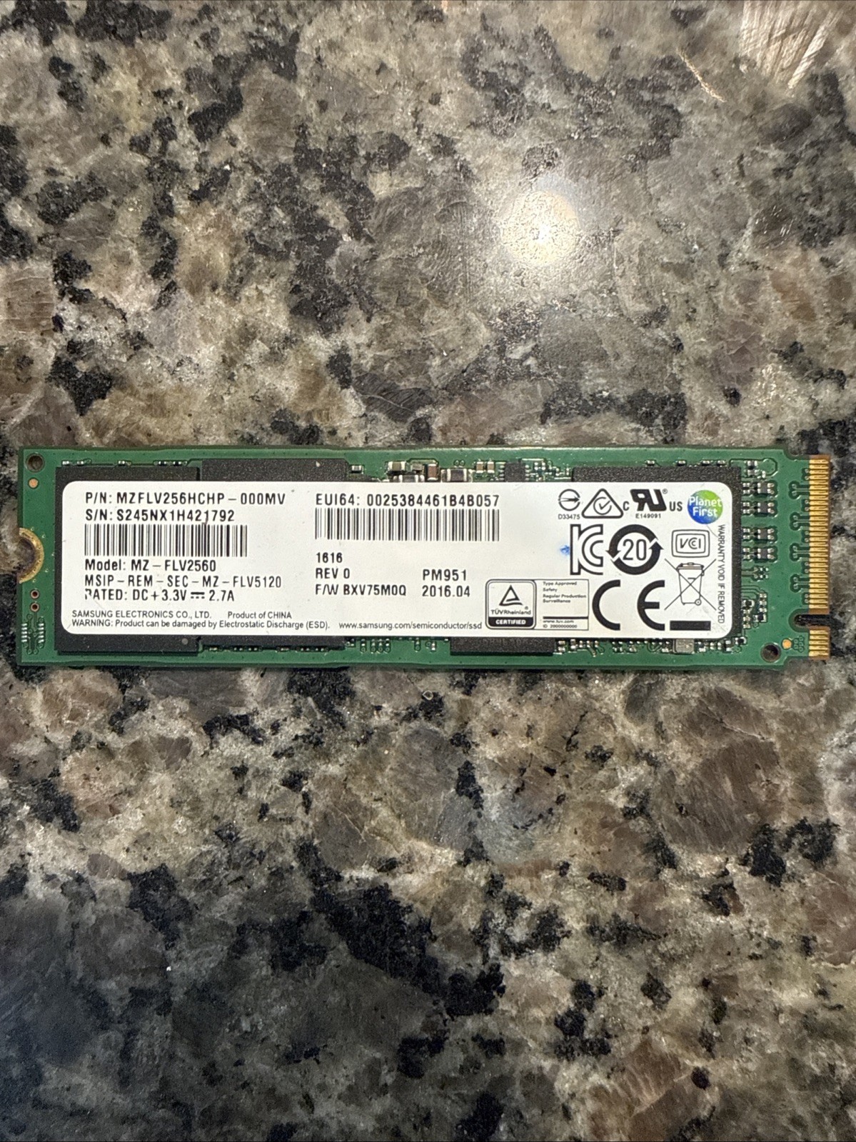 Samsung 256GB M.2 PCIE PM951 NVMe SSD MZ-VLV256D MZVLV256HCHP-000D1 Grade A Samsung 256GB M.2 PCIE PM951 NVMe SSD MZ-VLV256D MZVLV256HCHP-000D1 Grade A