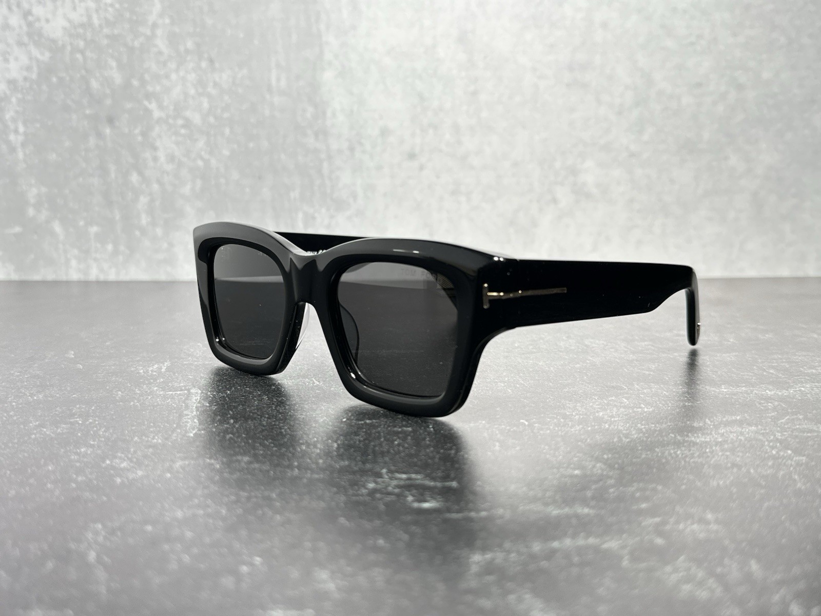 NEW TOM FORD TF 1154 ILIAS SUNGLASSES SHINY BLACK w/GRAY LENS 01A SHIPS TODAY NEW TOM FORD TF 1154 ILIAS SUNGLASSES SHINY BLACK w/GRAY LENS 01A SHIPS TODAY
