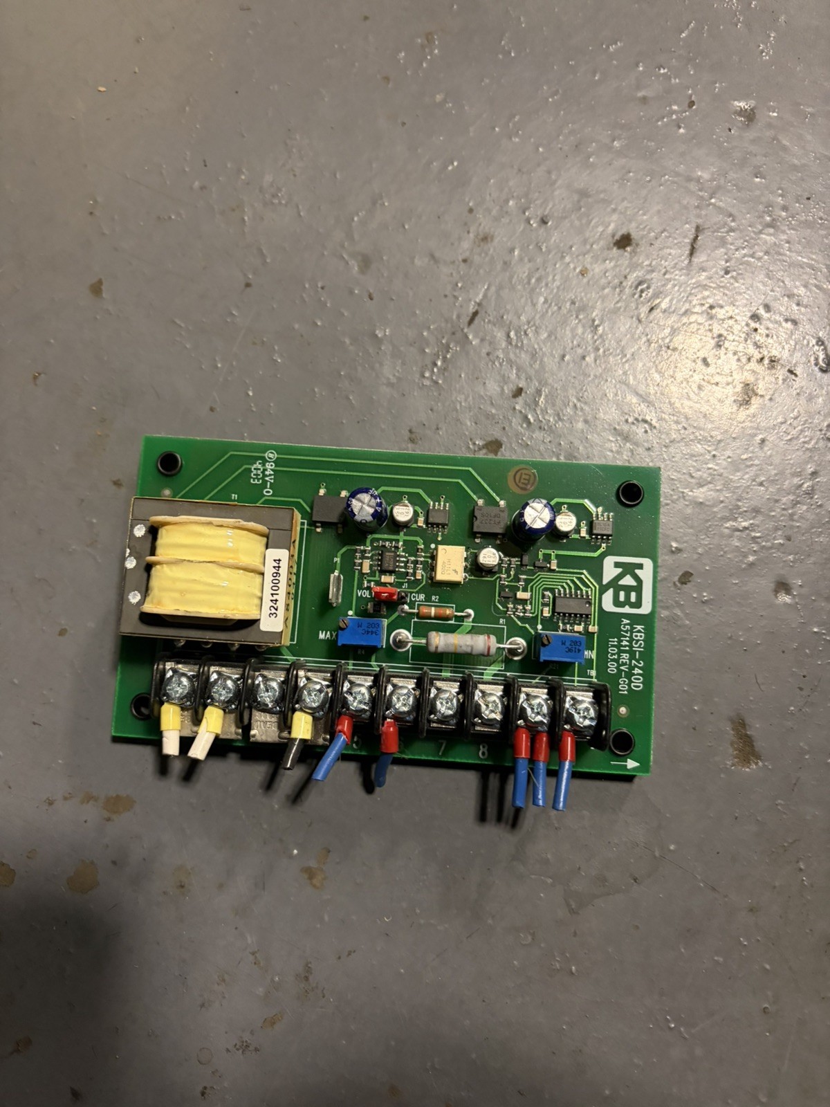 KB Electronics KBSI-240D Signal Isolator Penta Power USED KB Electronics KBSI-240D Signal Isolator Penta Power USED