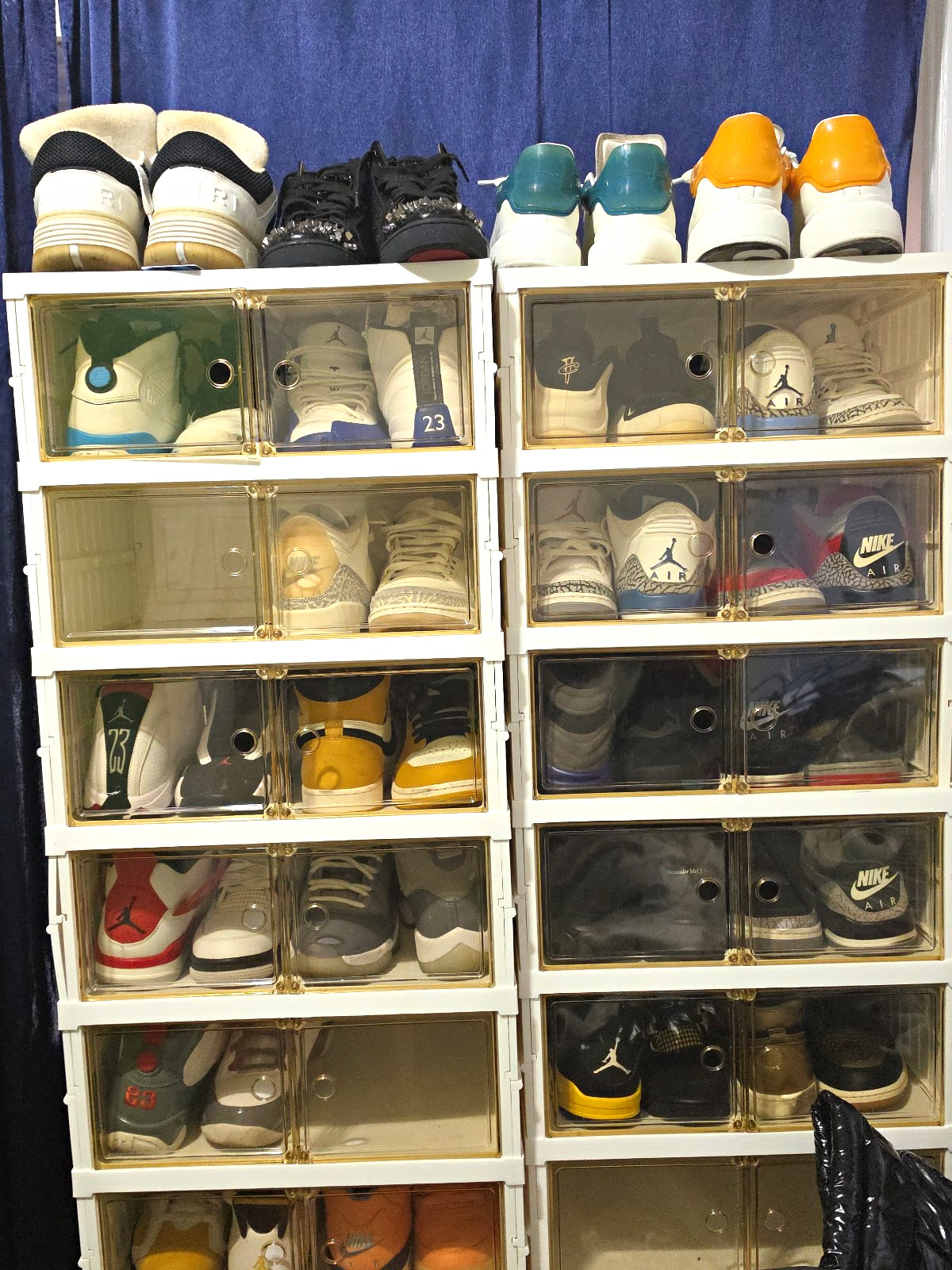 🚨 SNEAKER SALE — MOVING OUT OF STATE 🚨  I’m moving out of the States and sell