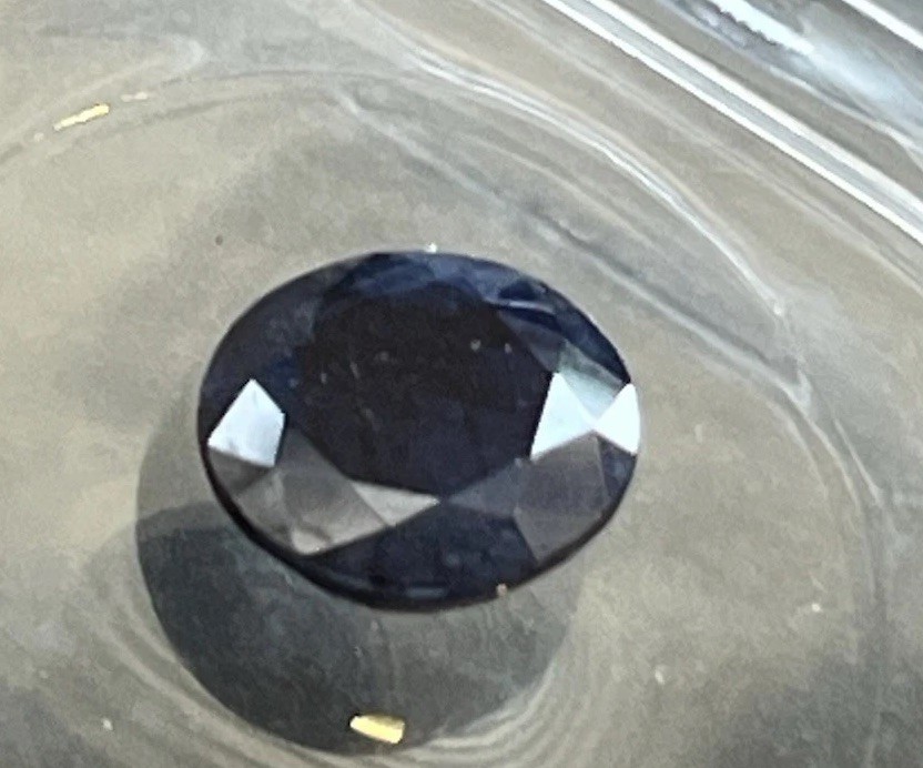 Natural Blue Sapphire – 4.95 Carats. Gemologist Verified.