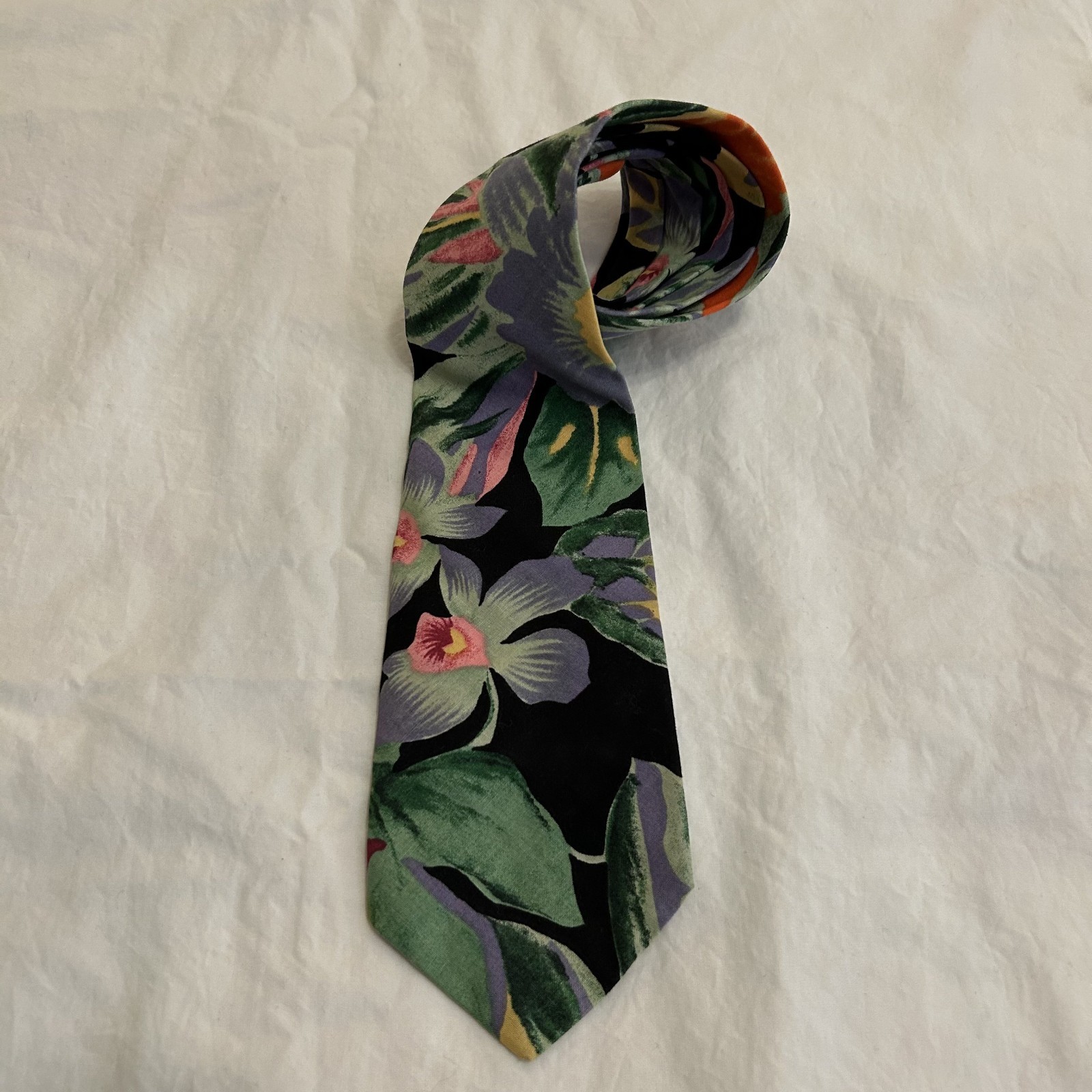 HILO HATTIE Hawaiian floral Cotton Neck Tie -black/green/pinks/yellow EUC HILO HATTIE Hawaiian floral Cotton Neck Tie -black/green/pinks/yellow EUC