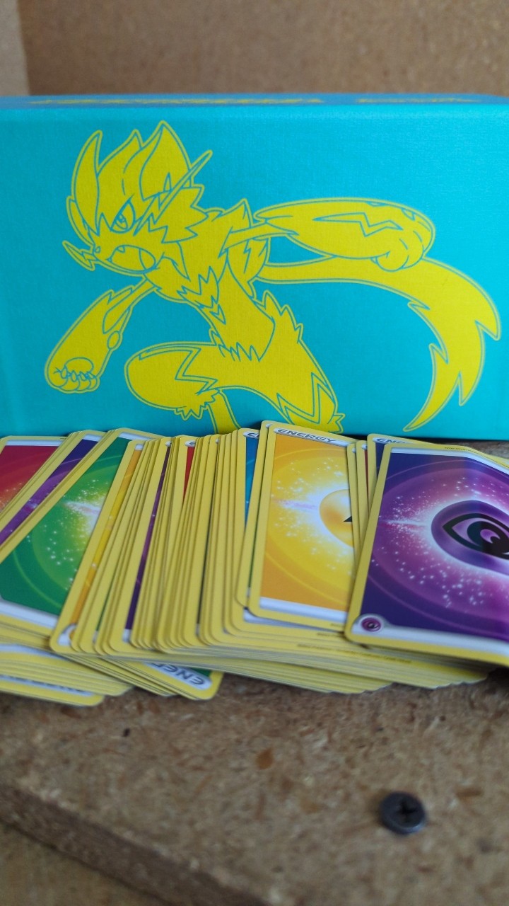 DEFECTIVE Pokmon TCG Sun  Moon Lost Thunder Elite Trainer G3D