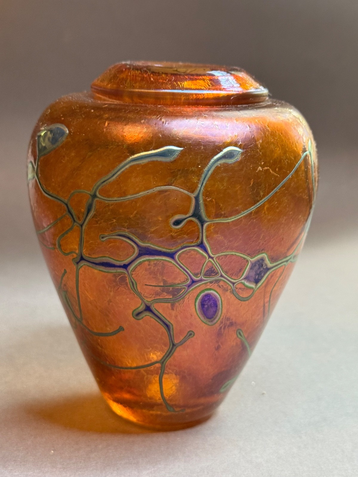 Robert Held Art Glass Canada Abstract Vase 5 inches Copper Iridescent Exc PreOwn
