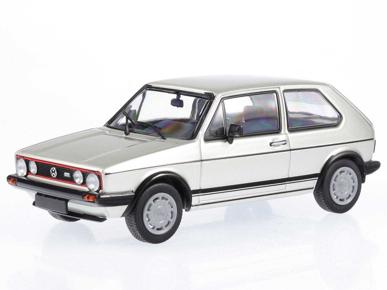 VW Golf Rabbit 1 GTI 1983 silver diecast modelcar 940055174 Maxichamps 1:43