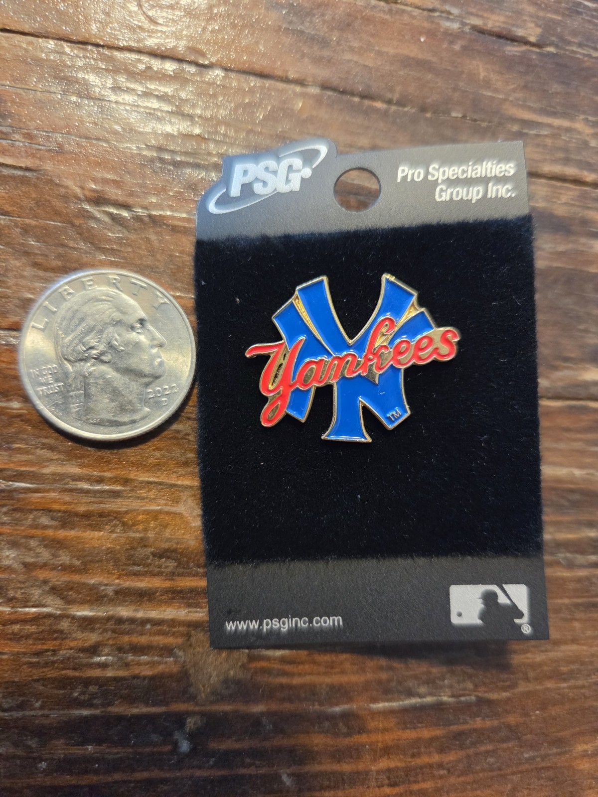 New York Yankees MLB NY Team Logo Baseball Shirt/Hat Lapel Pin - new 
