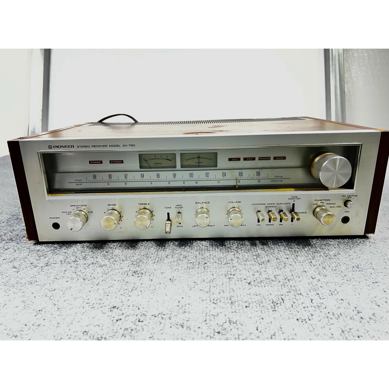 Parts Only Pioneer SX-750 Vintage Stereo Receiver Silver Face Wood AM,FM,HiFi