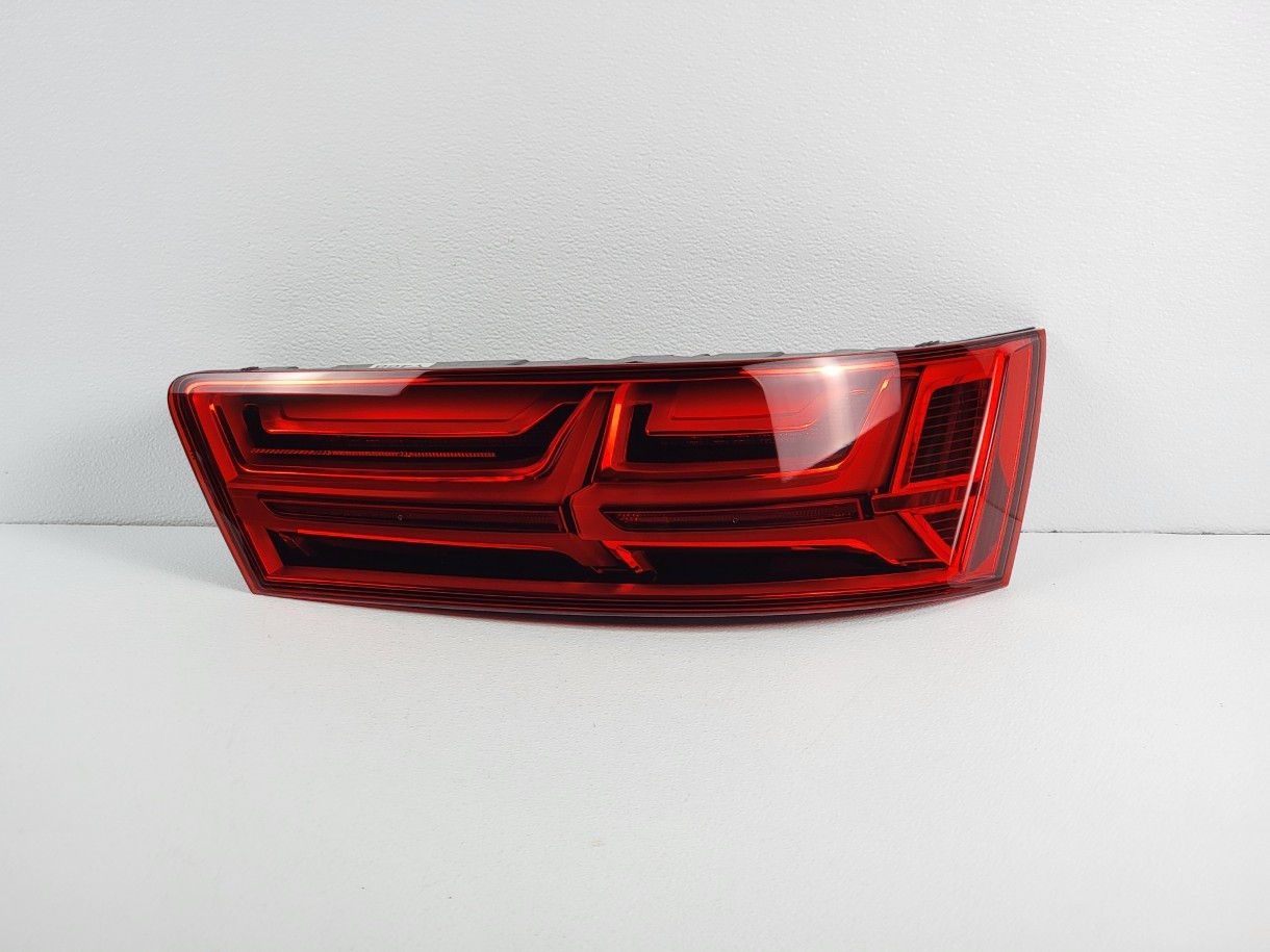PERFECT 2017-2019 AUDI Q7 RH PASSENGER LED TAILLIGHT OEM 4M0945094 PERFECT 2017-2019 AUDI Q7 RH PASSENGER LED TAILLIGHT OEM 4M0945094