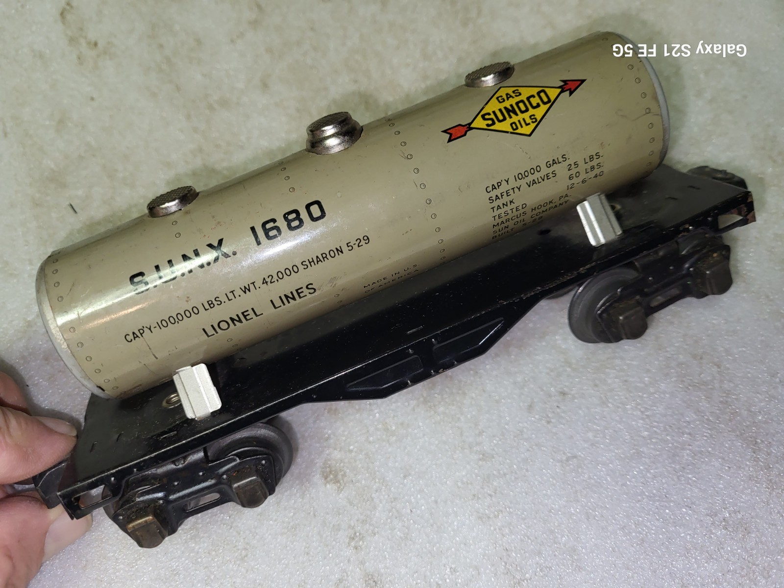 Vintage Lionel Tin Sunoco Gas #1680 3 Dome Tank Car 027