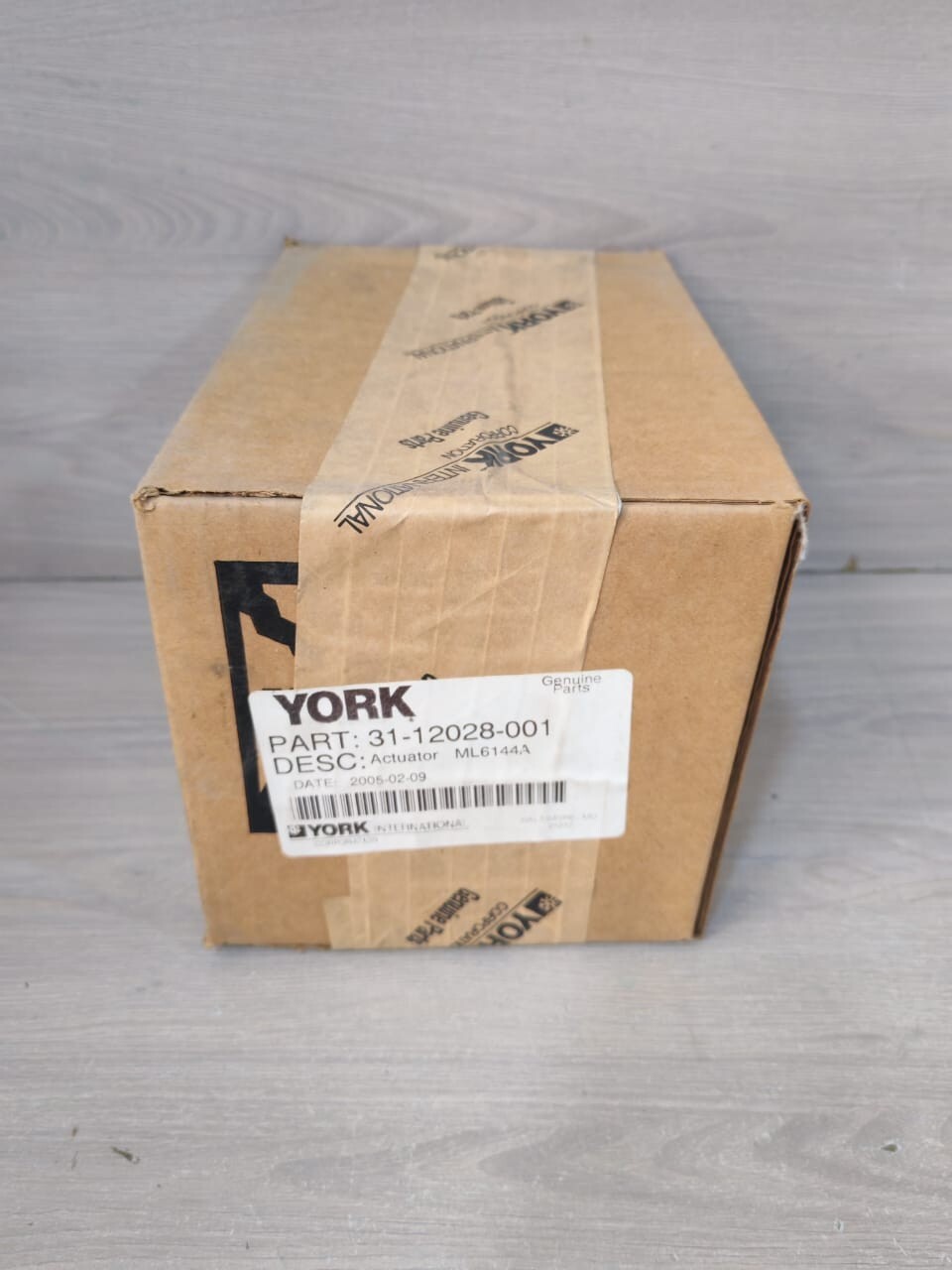 YORK ML6144A1015 31-12028-001 ACTUATOR 24VAC 4.8A 50/60Hz- NEW W/ FILTHY BOX