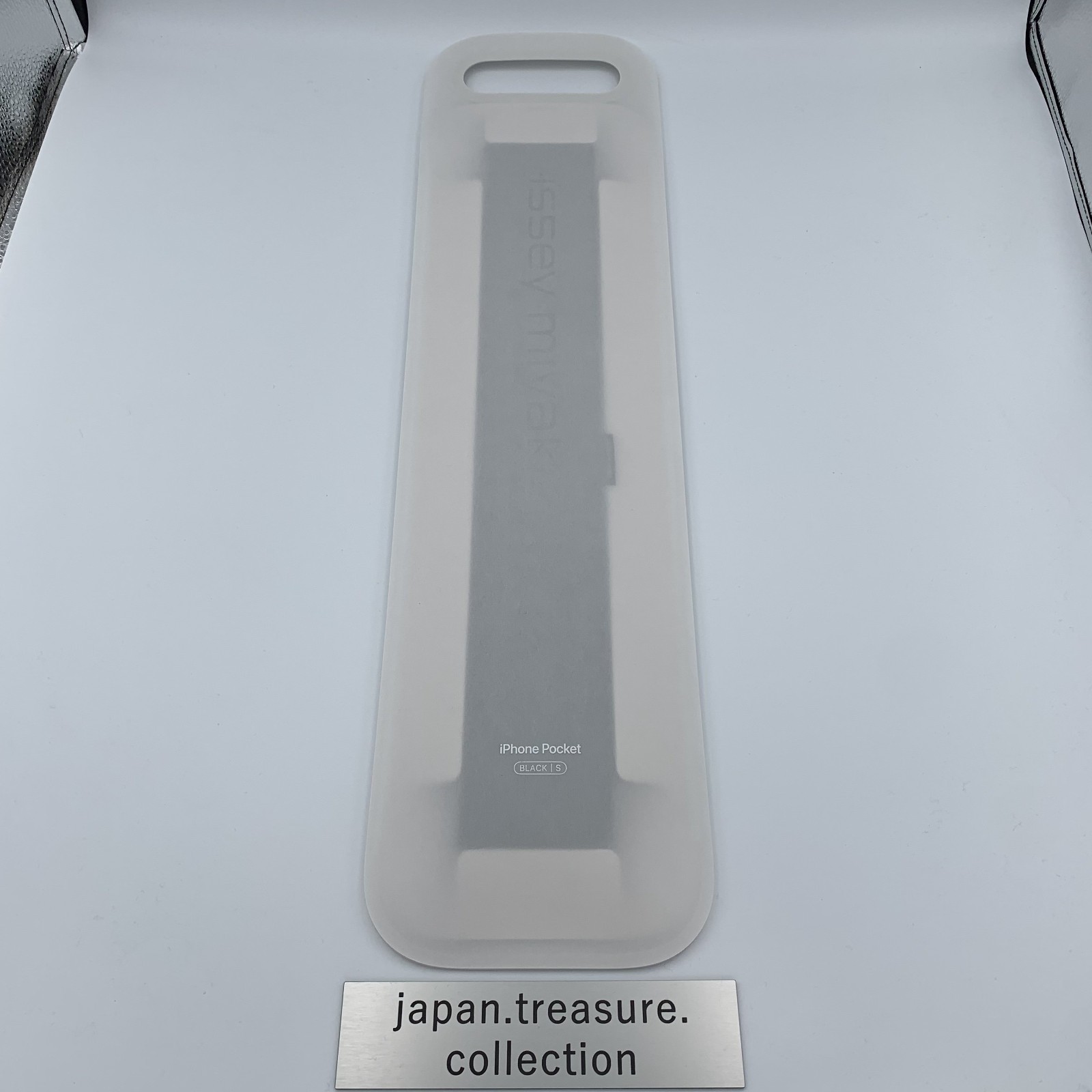iPhone Pocket by ISSEY MIYAKE Black Short Authentic Apple Special Edition Japan