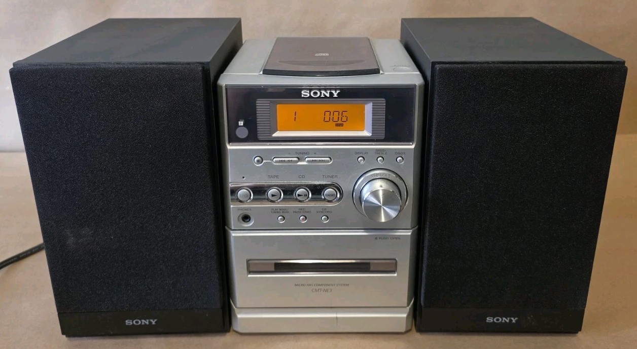 Sony CMT-NE3 Micro Hi-Fi Component CD Stereo System AM FM Radio w/ Speakers READ