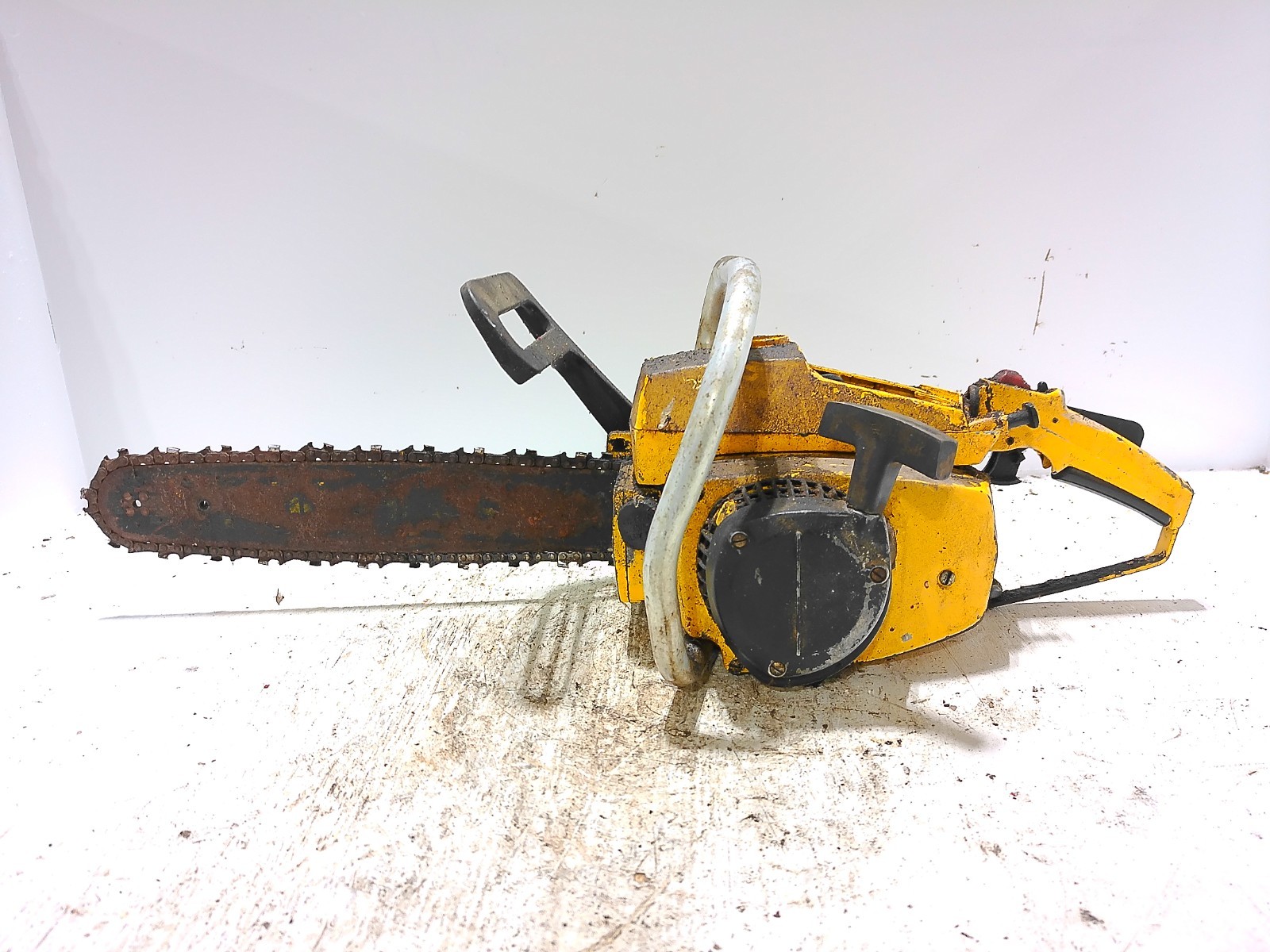 Vintage McCulloch Chainsaw 10-10  For Parts or Repair (SW186)