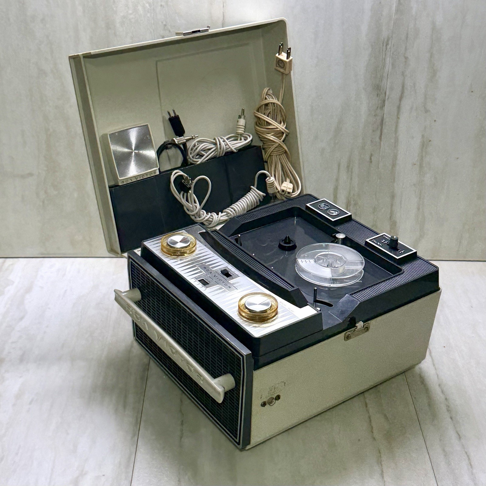 Vintage RCA Victor 1YB-11 Snap-Load Tape Cartridge Recorder Bundle w/ Case Mic