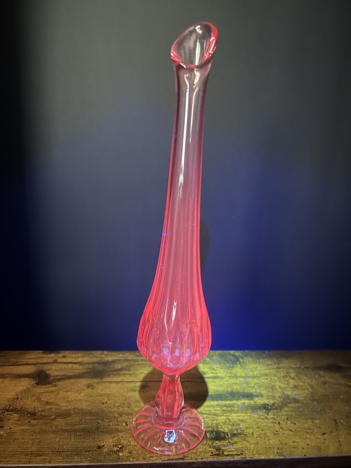 vintage Fenton Colonial Pink Thumbprint swung vase