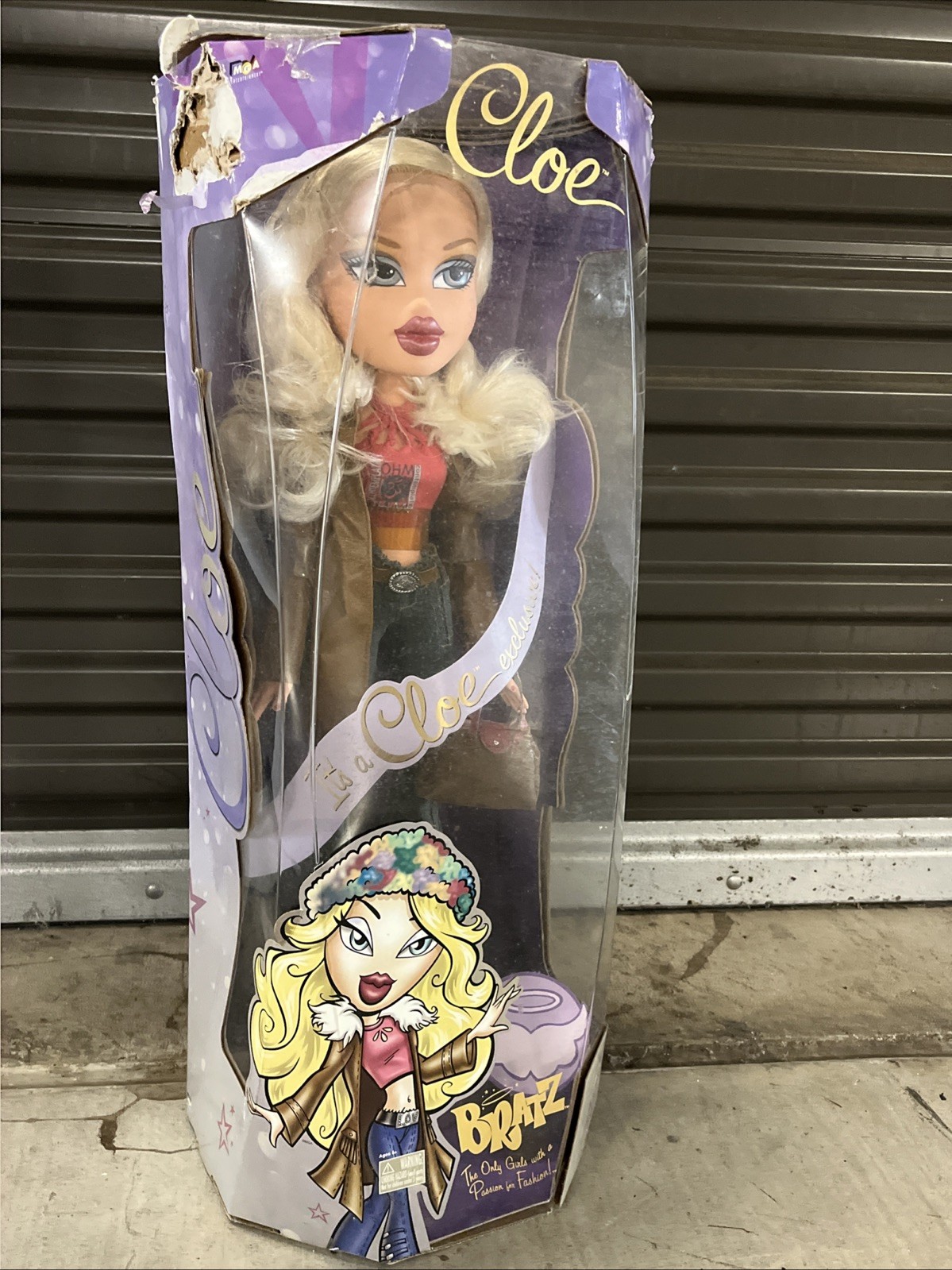 Big Bratz Cloe Collector Doll Chloe Dirty Damaged Box Sealed AS IS READ DETAILS Big Bratz Cloe Collector Doll Chloe Dirty Damaged Box Sealed AS IS READ DETAILS