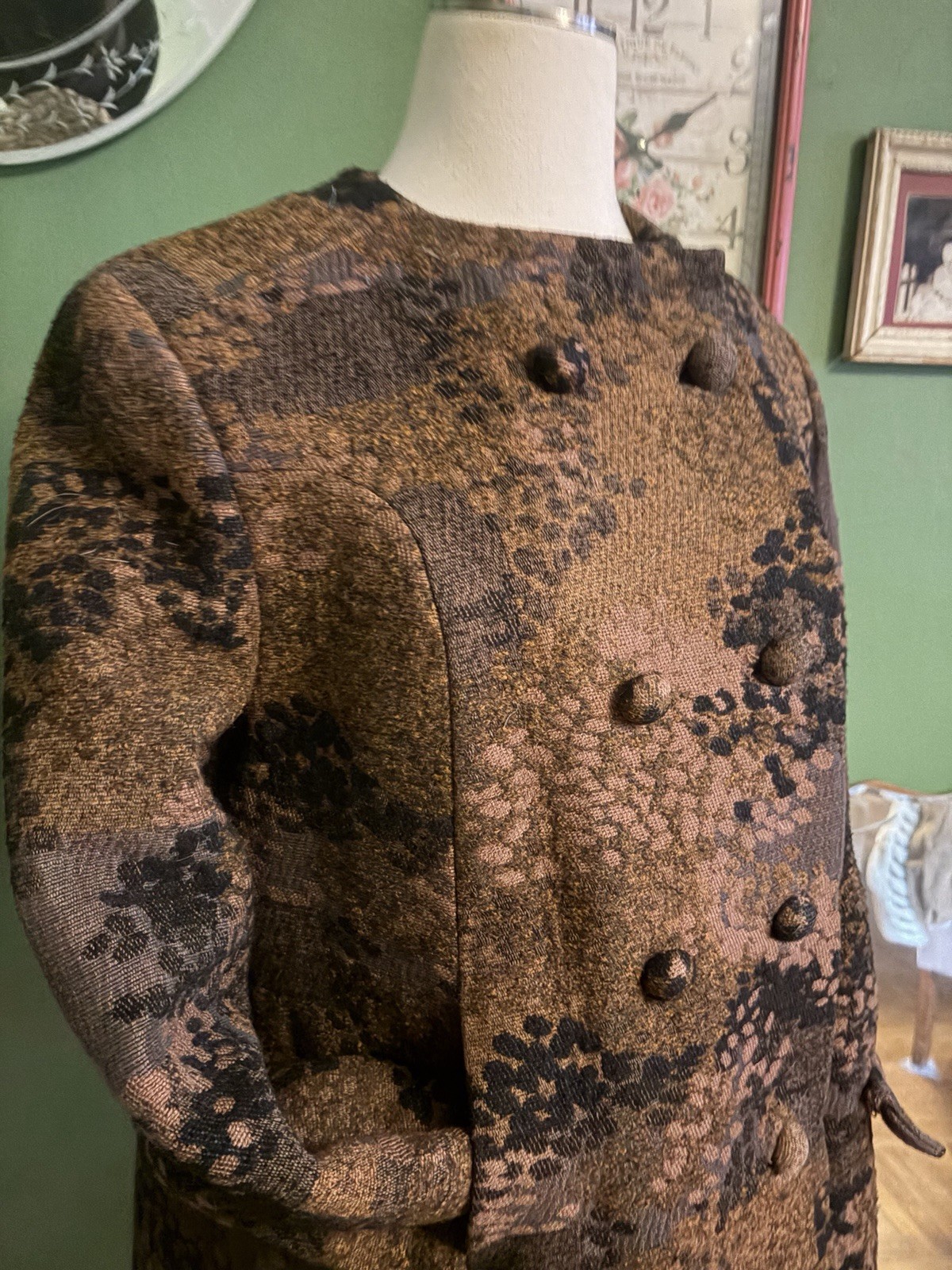 Vintage 60’s Hippie Boho Tapestry Brocade Carpet Coat Brown & Black L Vintage 60’s Hippie Boho Tapestry Brocade Carpet Coat Brown & Black L