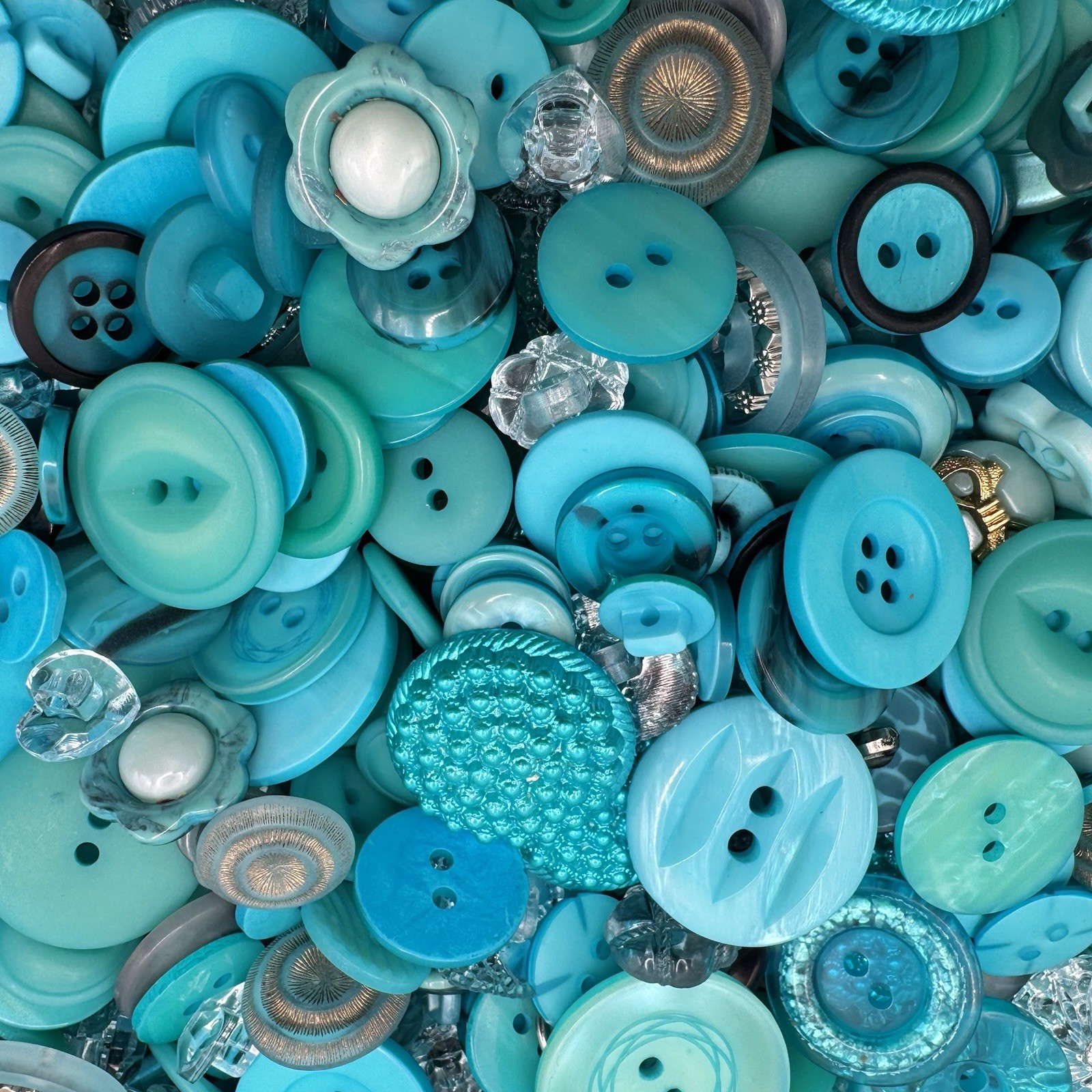 New Incredible Mixed Lot TURQUOISE Premium Buttons All Sizes For Embellishments New Incredible Mixed Lot TURQUOISE Premium Buttons All Sizes For Embellishments