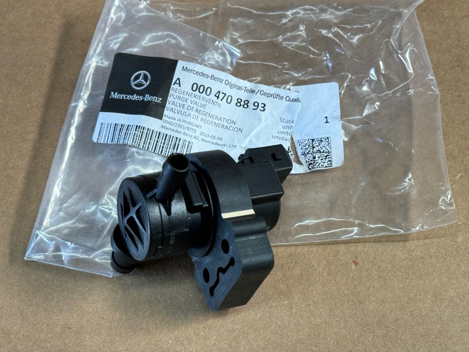 Genuine Mercedes Fuel Vapor Canister Purge Valve regeneration NEW OEM 0004708893