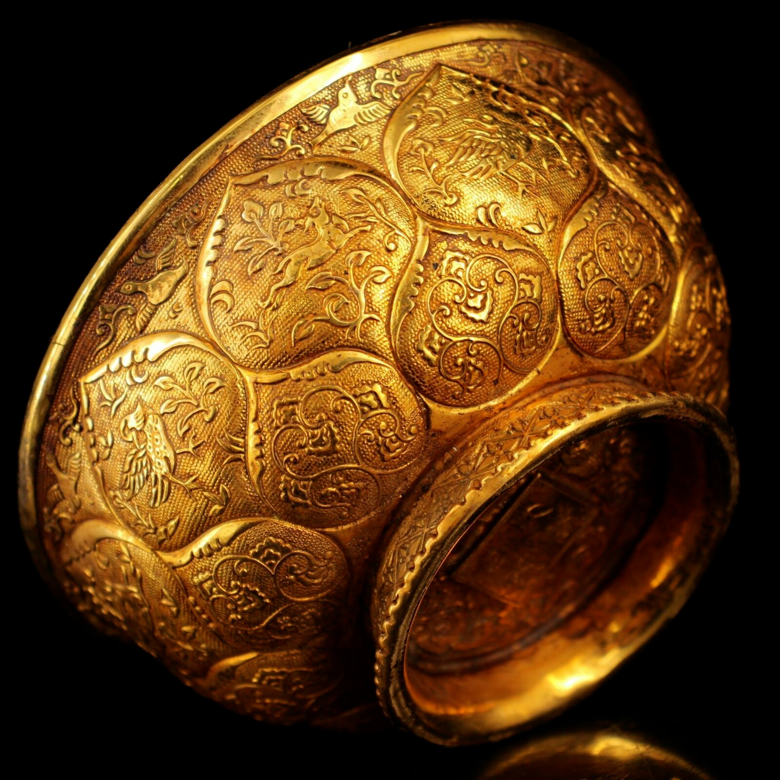 Chinese Rare Tang Dynasty Old bronze 24k gilt bowl