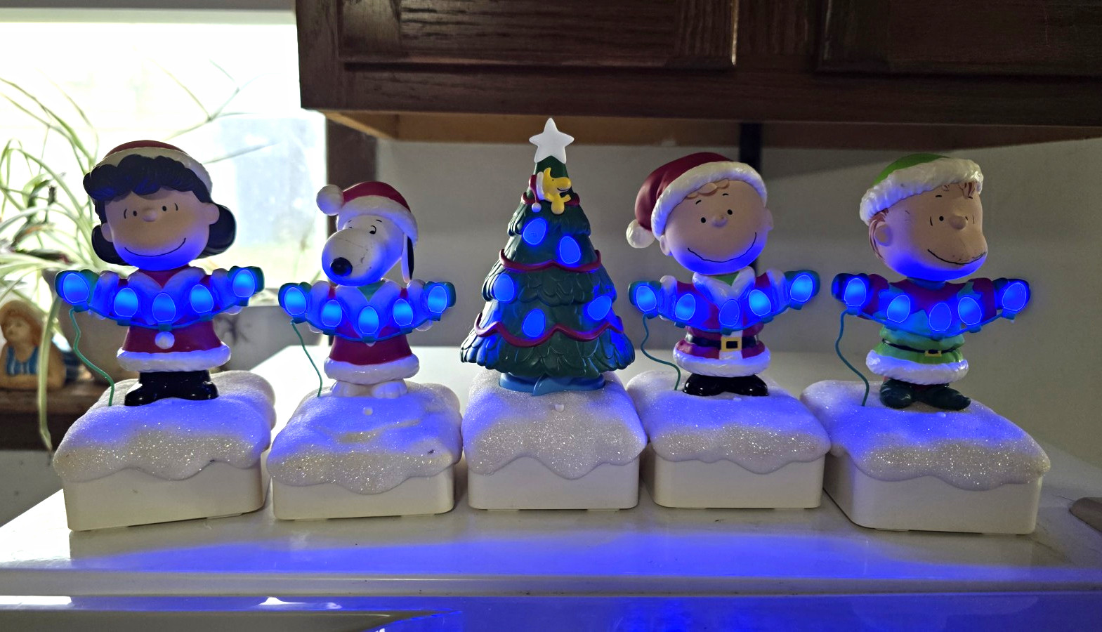 Hallmark Peanuts Gang Christmas Light Show Complete Set Of 5. 2015 Hallmark Peanuts Gang Christmas Light Show Complete Set Of 5. 2015